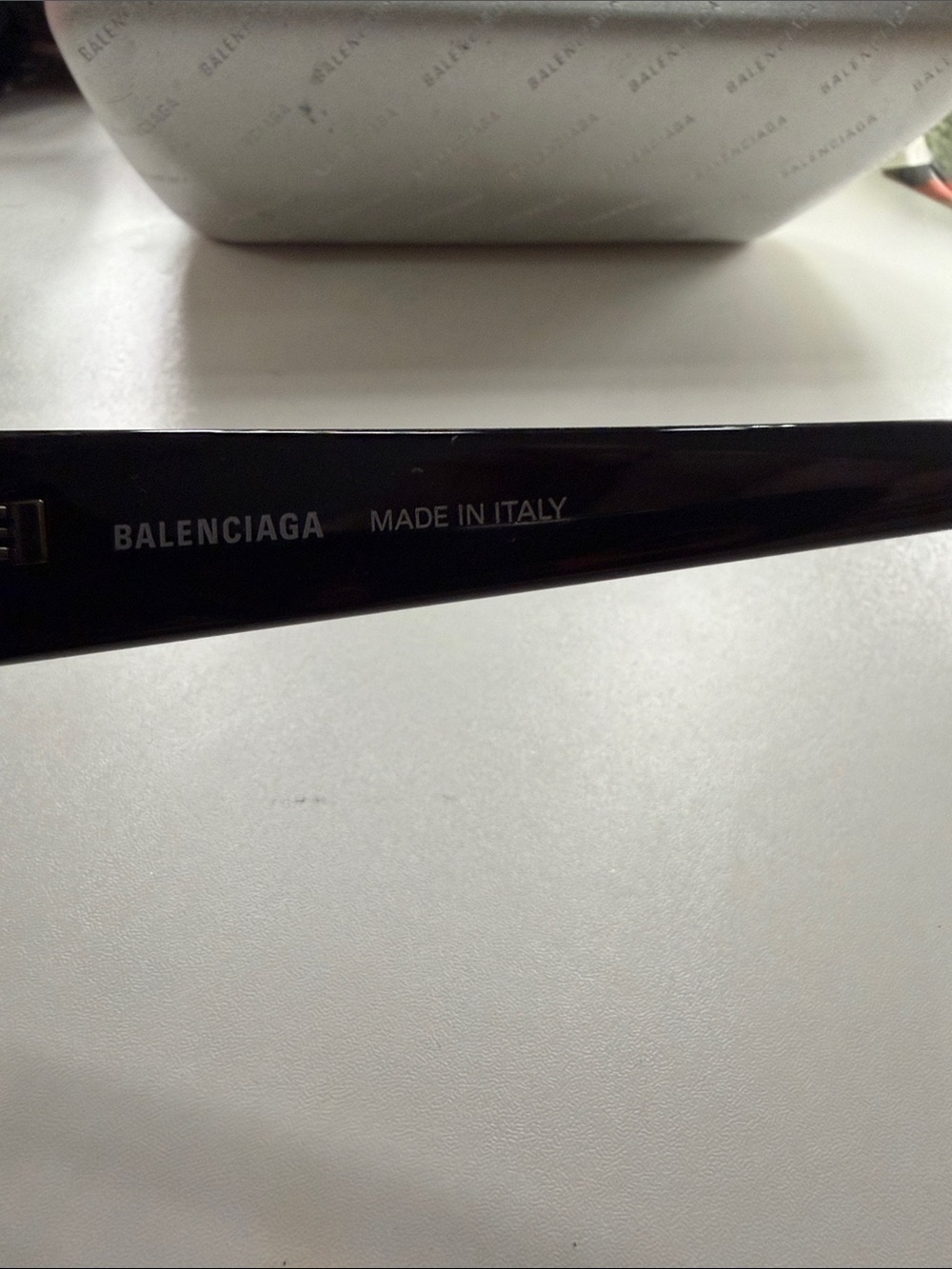 Balenciaga Black Rectangular Sunglasses with BB Logo - Picture 6 of 11